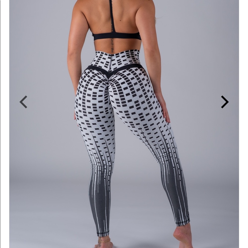 CLS sportswear leggings